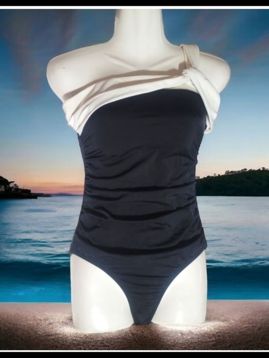 VENUS Other - VENUS Size 6 Black One-Shoulder One-Piece with White Accent